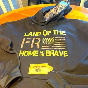 New with tags Mossy Oak men’s black hoodie size 2xl